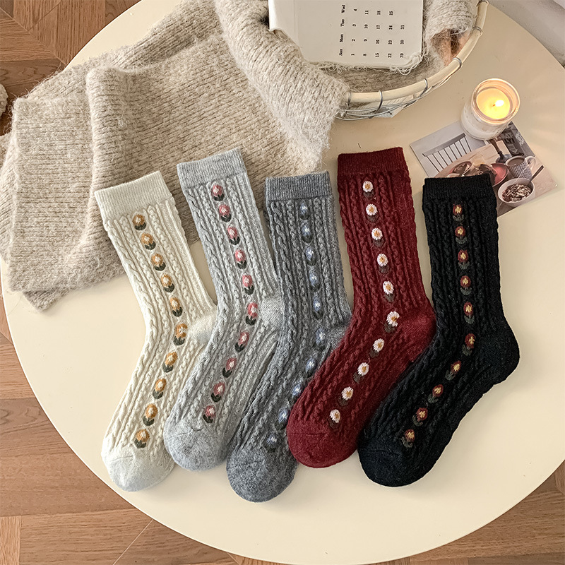 한국식 달콤한 꽃무늬 울 중간 길이 양말 케이블 니트  - Boot Sock Slouchy 리뷰 및 가격